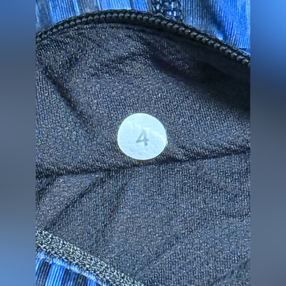 Lululemon Pace Rival Crop Leggings Women’s Size 4 Blue Black Mesh Pockets - Picture 8 of 12